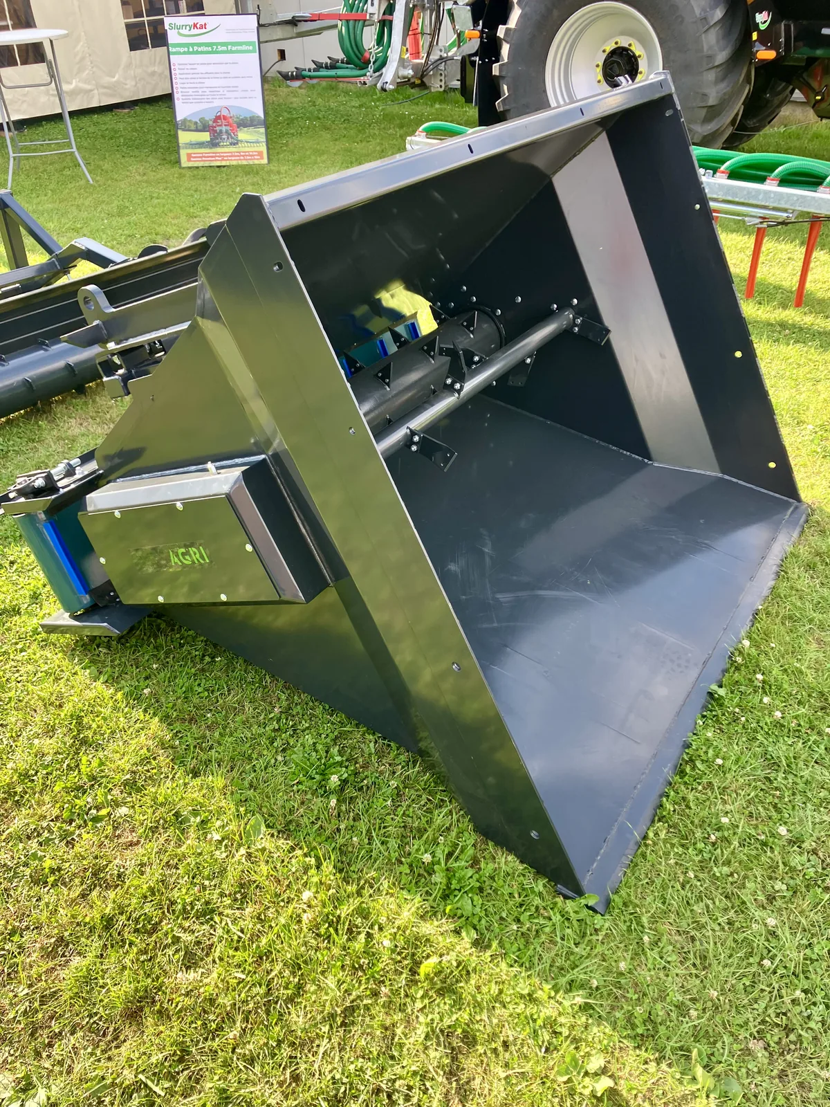 Godet distributeur · vue 3